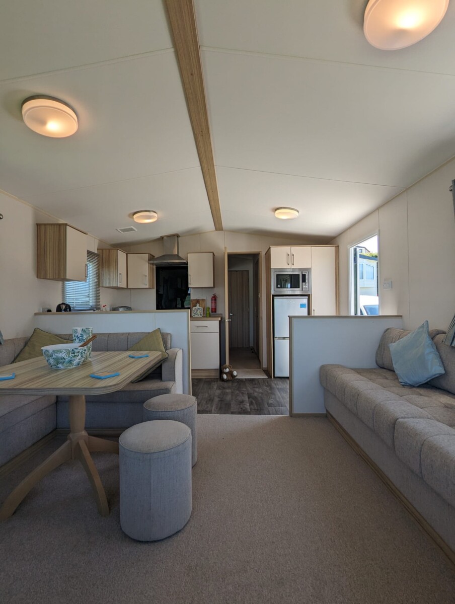 Caravan 0244 12